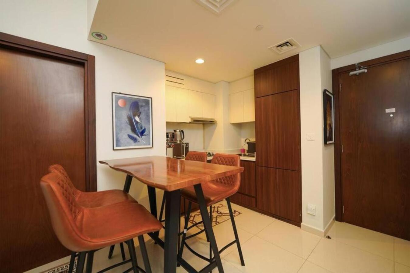 Brown Stone -canal View Vera Ii Apartment Dubai